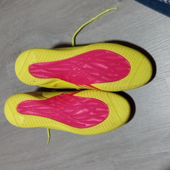 Adidas size 9.5 - Picture 4 of 4